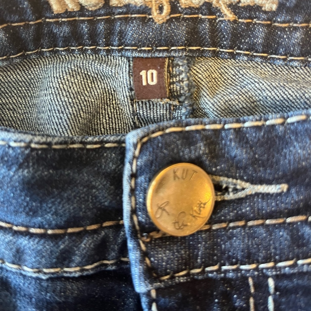 Kut from cloth. Size 10 bootleg.